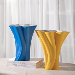 Ceramic custom-made flower vase