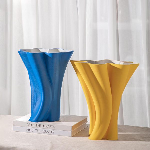 Ceramic custom-made flower vase