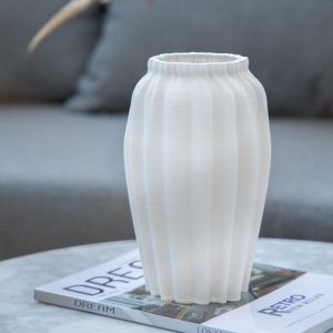 シンプルで優雅な白陶器花瓶 - モダンな空間を演出するアートピース