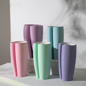 オフィス用インテリア 高級感あるユニークな陶器花瓶